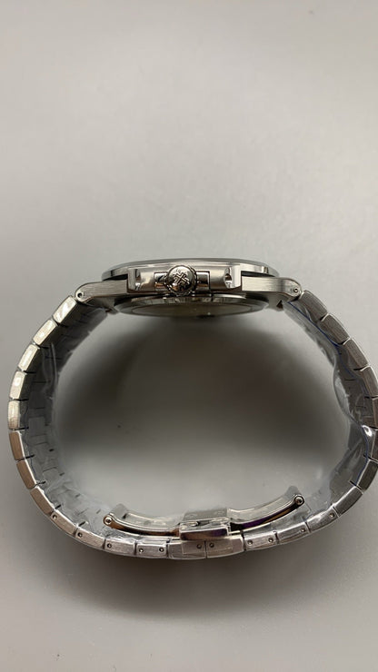 Patek Philippe Nautilus 5811/1G-001 Or Blanc Cadran Bleu (2025)