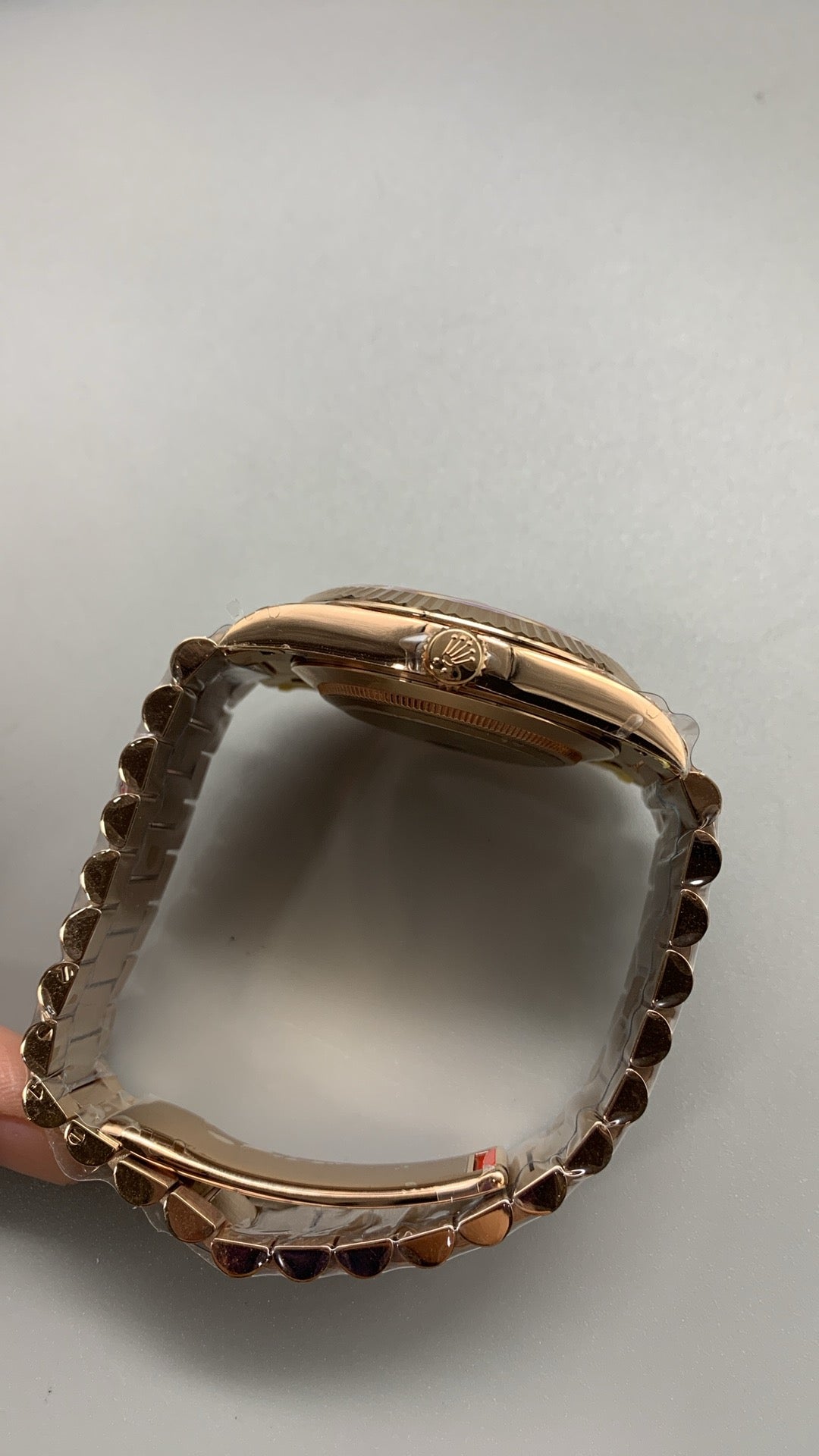 Rolex Day-Date 40 – Cadran vert olive VSF SUPER CLONE – 228235 – Lunette cannelée – Bracelet President