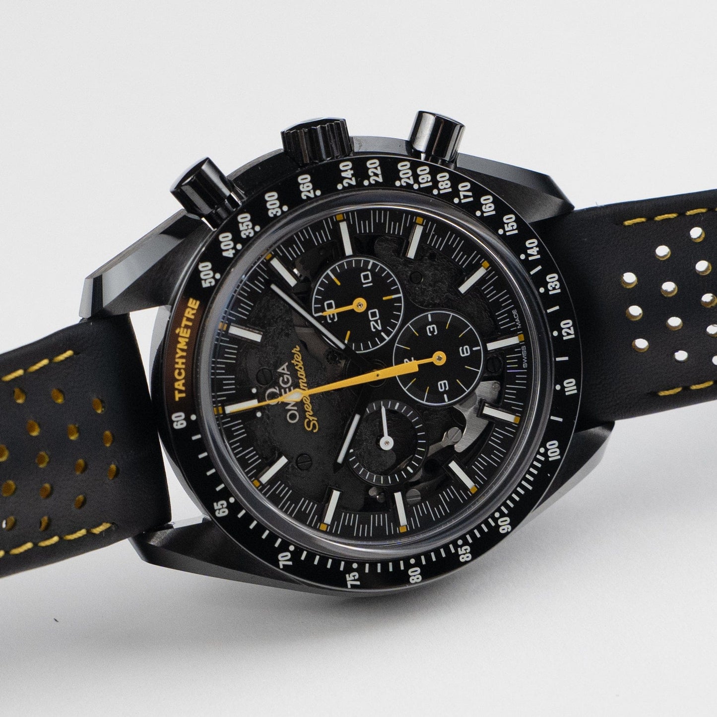 Omega Speedmaster 311.92.44.30.01.001 Dark Side of the Moon Apollo 8 Edition Céramique Noire Cadran Noir (2021)