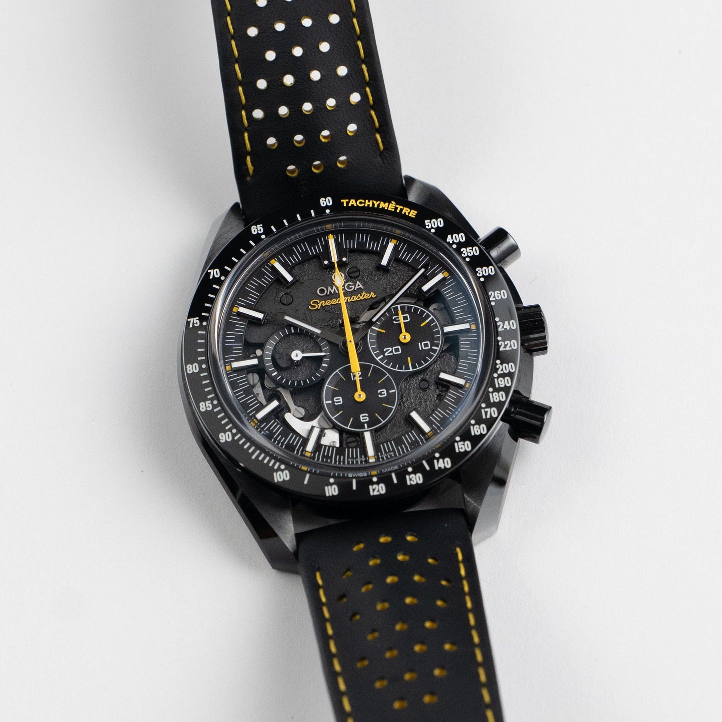 Omega Speedmaster 311.92.44.30.01.001 Dark Side of the Moon Apollo 8 Edition Céramique Noire Cadran Noir (2021)