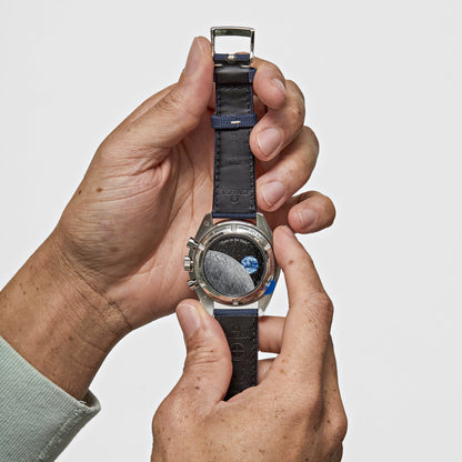 Omega Speedmaster Moonwatch 310.32.42.50.02.001 'Silver Snoopy Award' Série Anniversaire