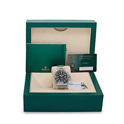 Rolex Submariner Date 126610LV « Starbucks MK1 » Acier inoxydable Cadran noir (2023)